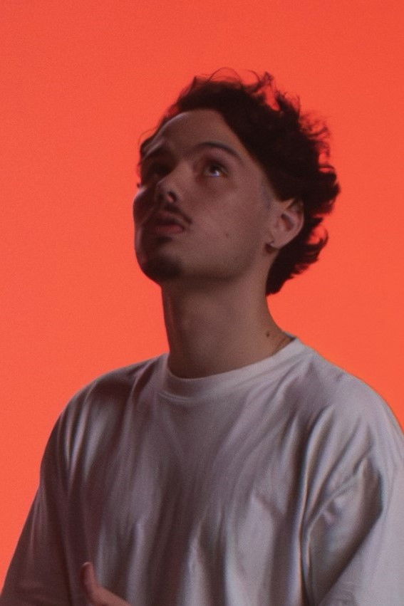 Lucca Carvalho backdrop