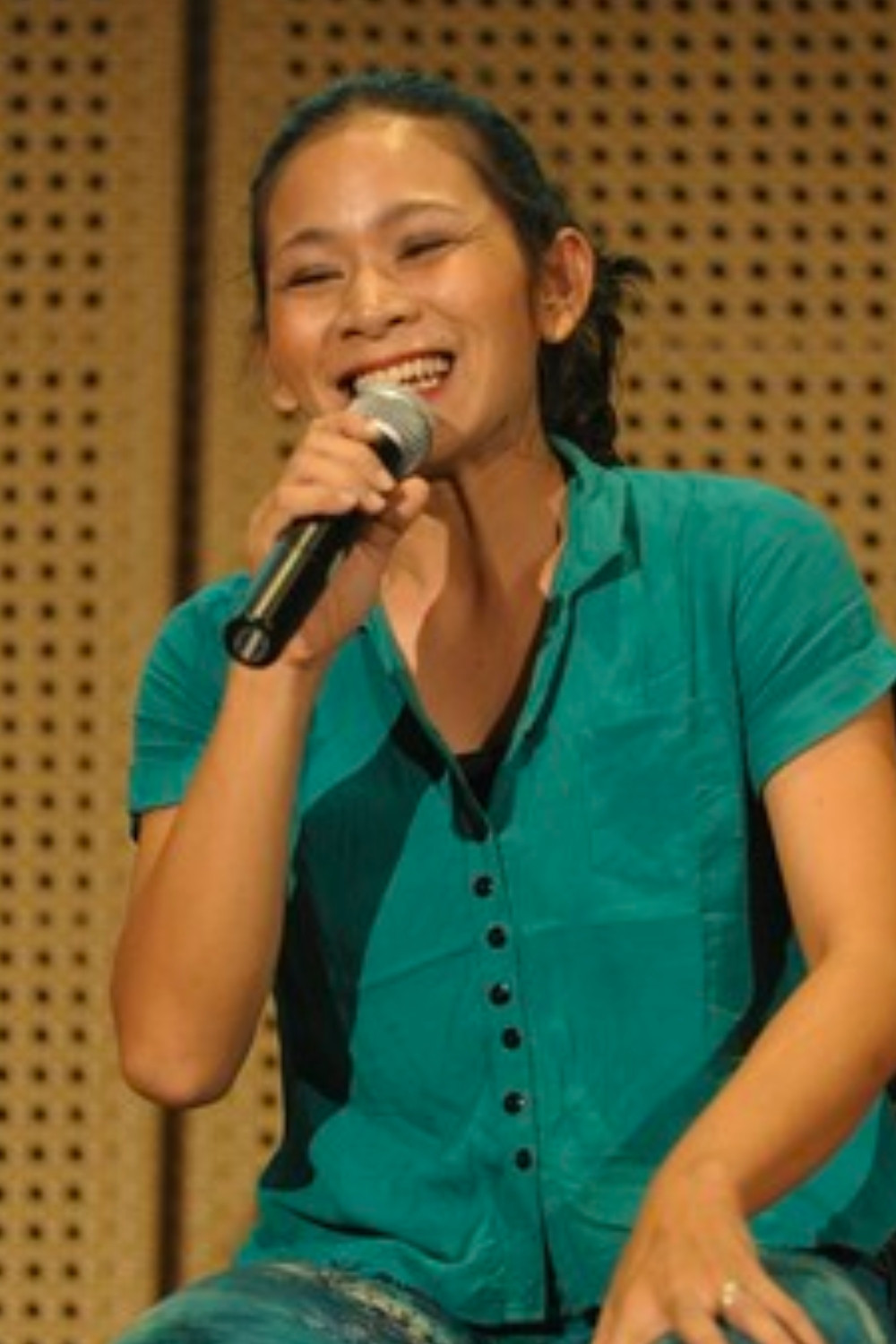 Nunung Deni Puspitasari backdrop