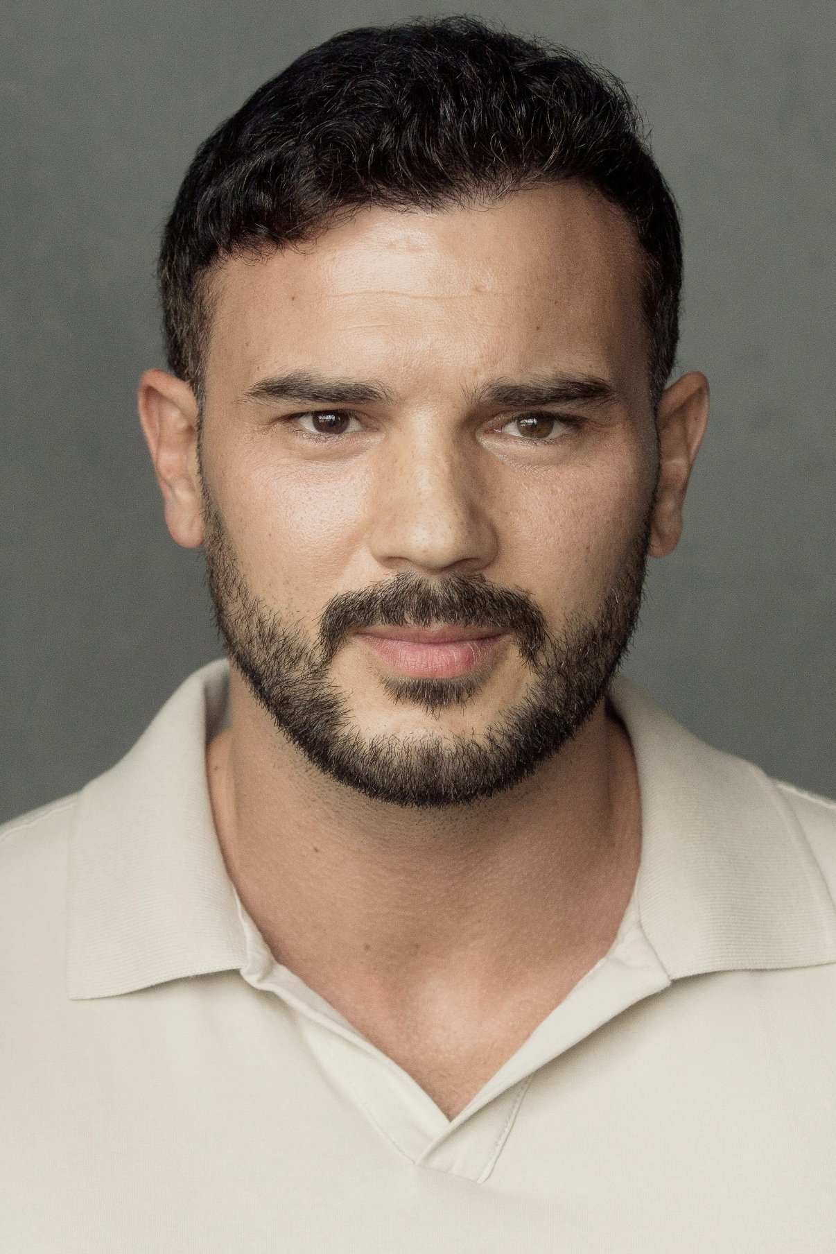 Steven Blades backdrop