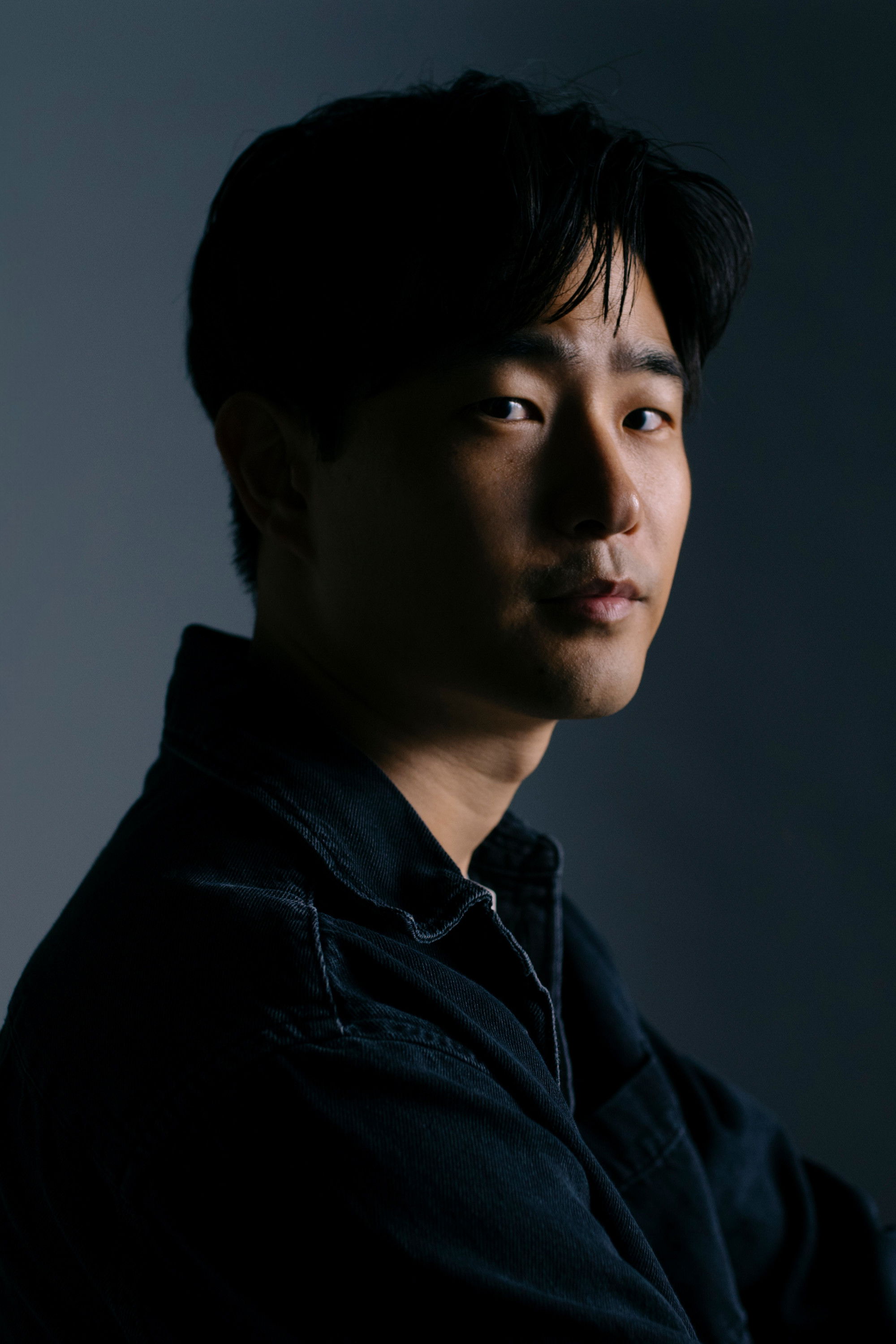 Hae-Sup Sin backdrop