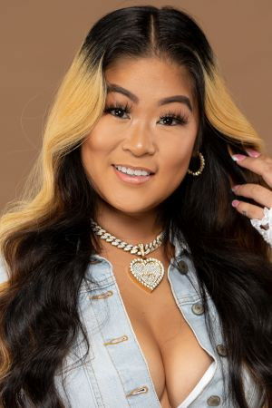 Sarah Evalt backdrop