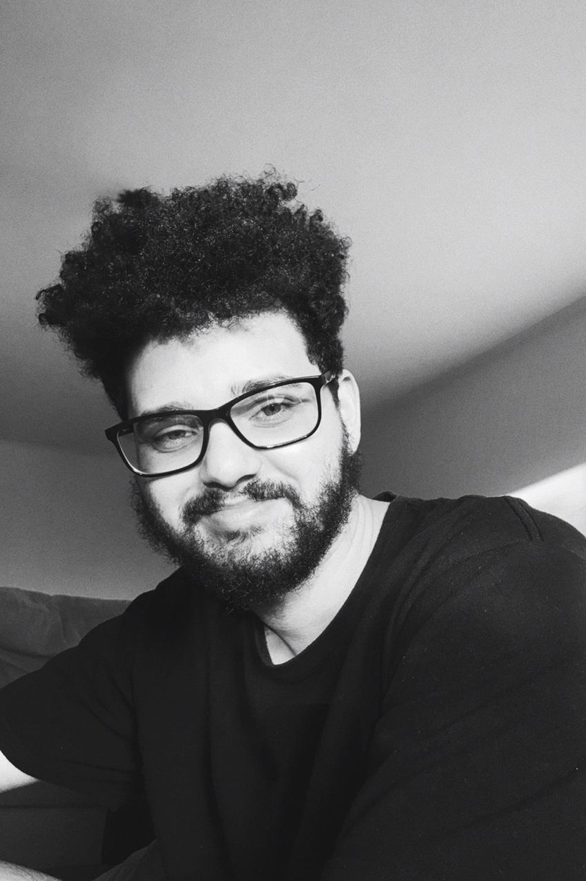 Tiago Torres backdrop