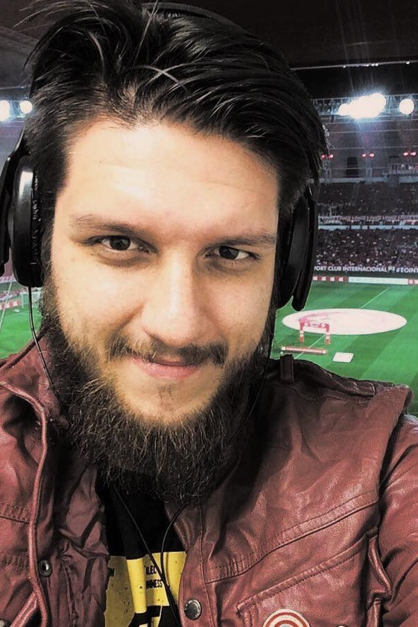 Thiago Suman backdrop