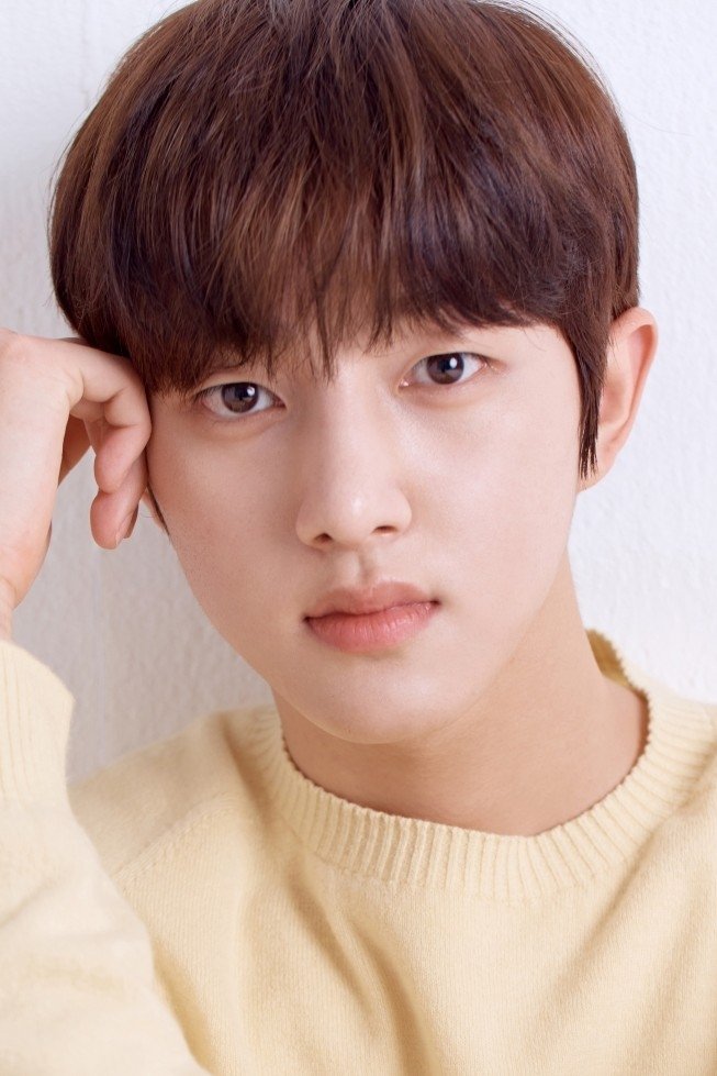 Bong Jae-hyun backdrop