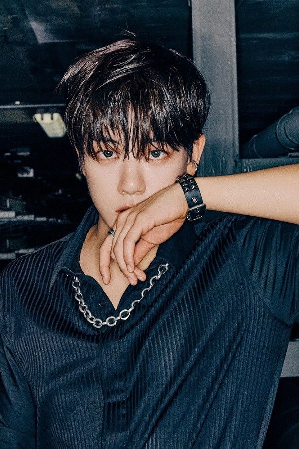 Kim Ji-beom backdrop