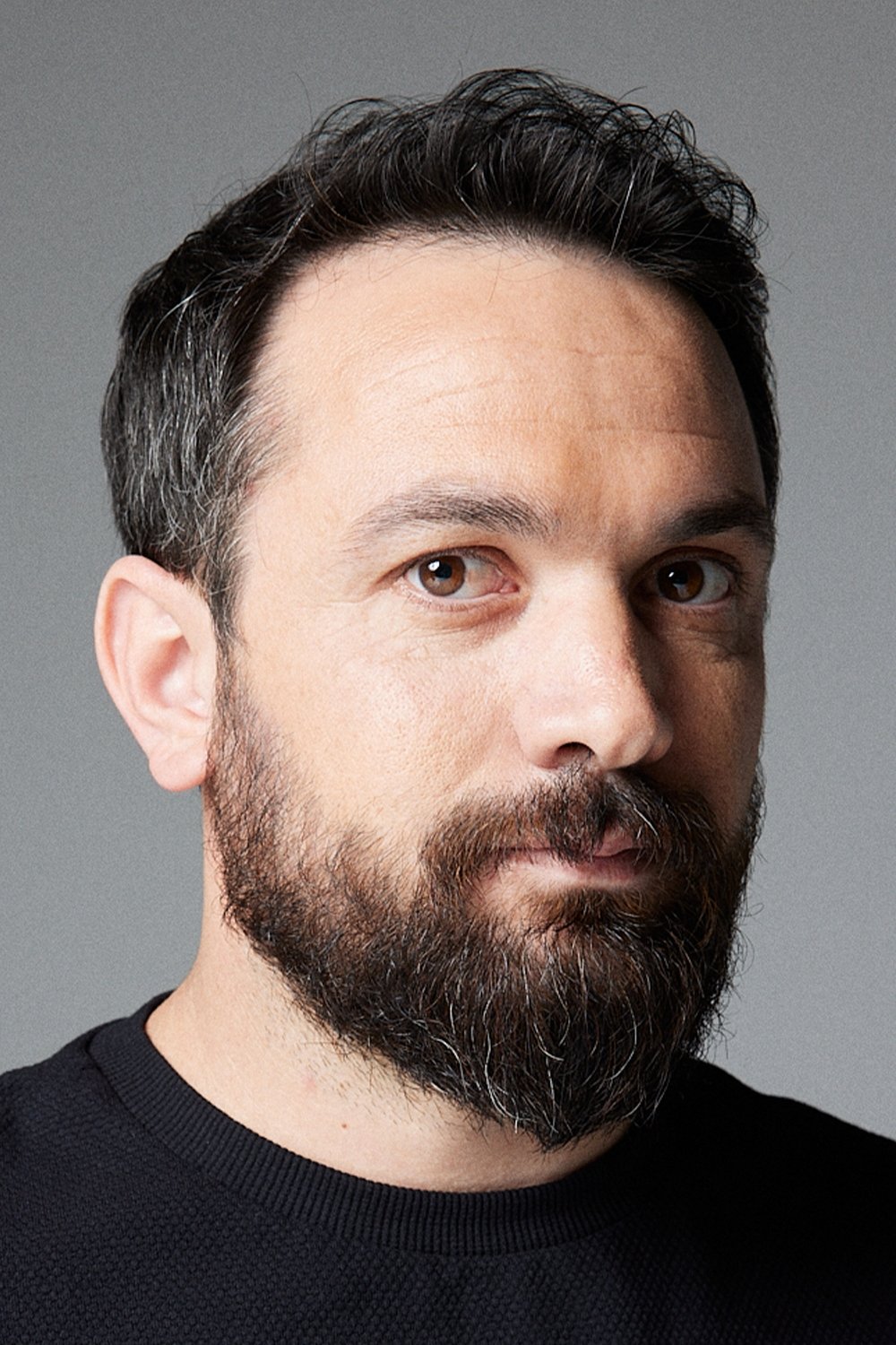 Aram Dildar backdrop