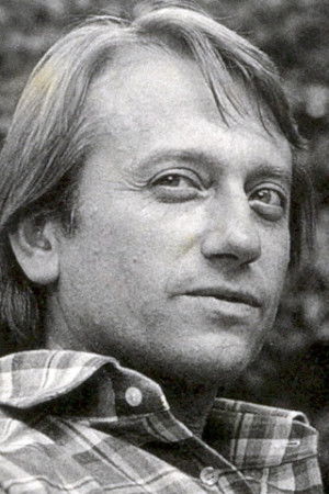 Héctor Bianciotti backdrop