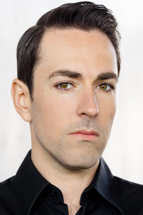 Gabriel Oliva backdrop