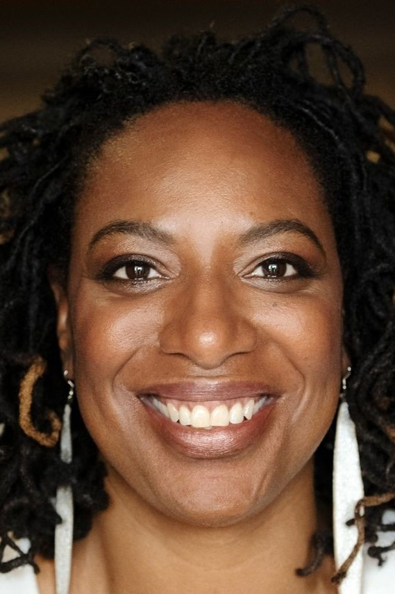 Dalila Abdallah backdrop