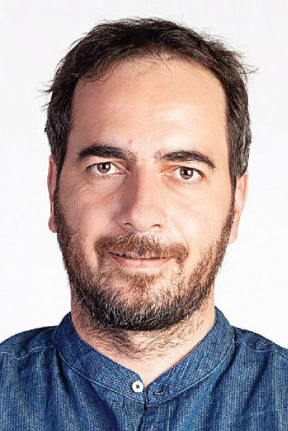 Loris Loizides backdrop