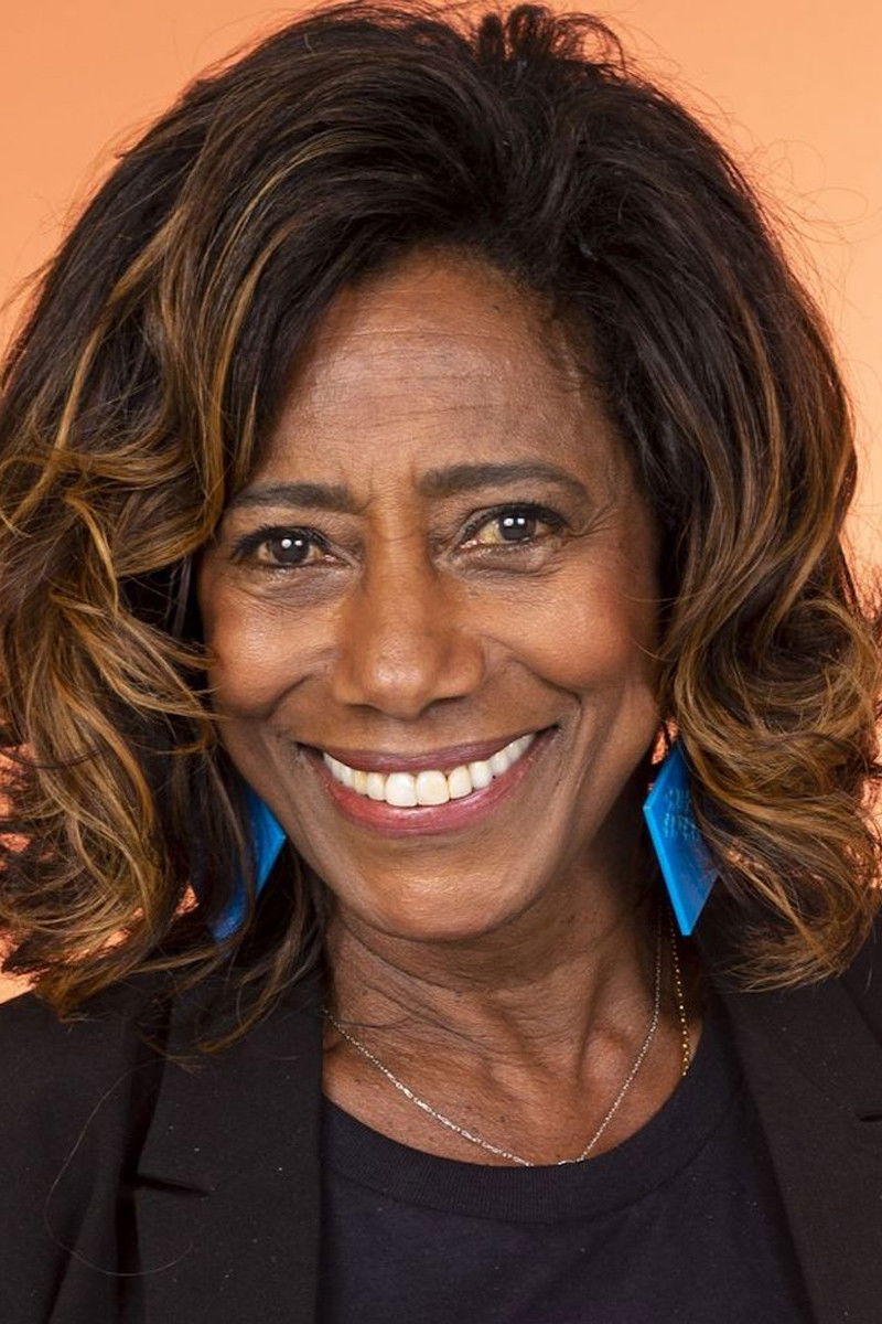 Glória Maria backdrop