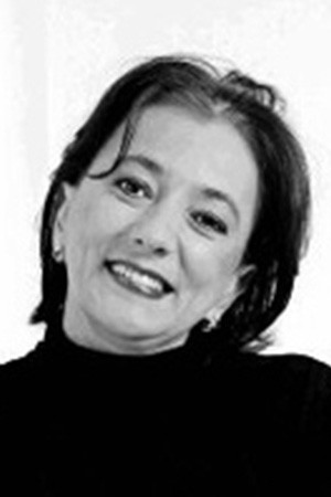 María Lourdes Cortés backdrop