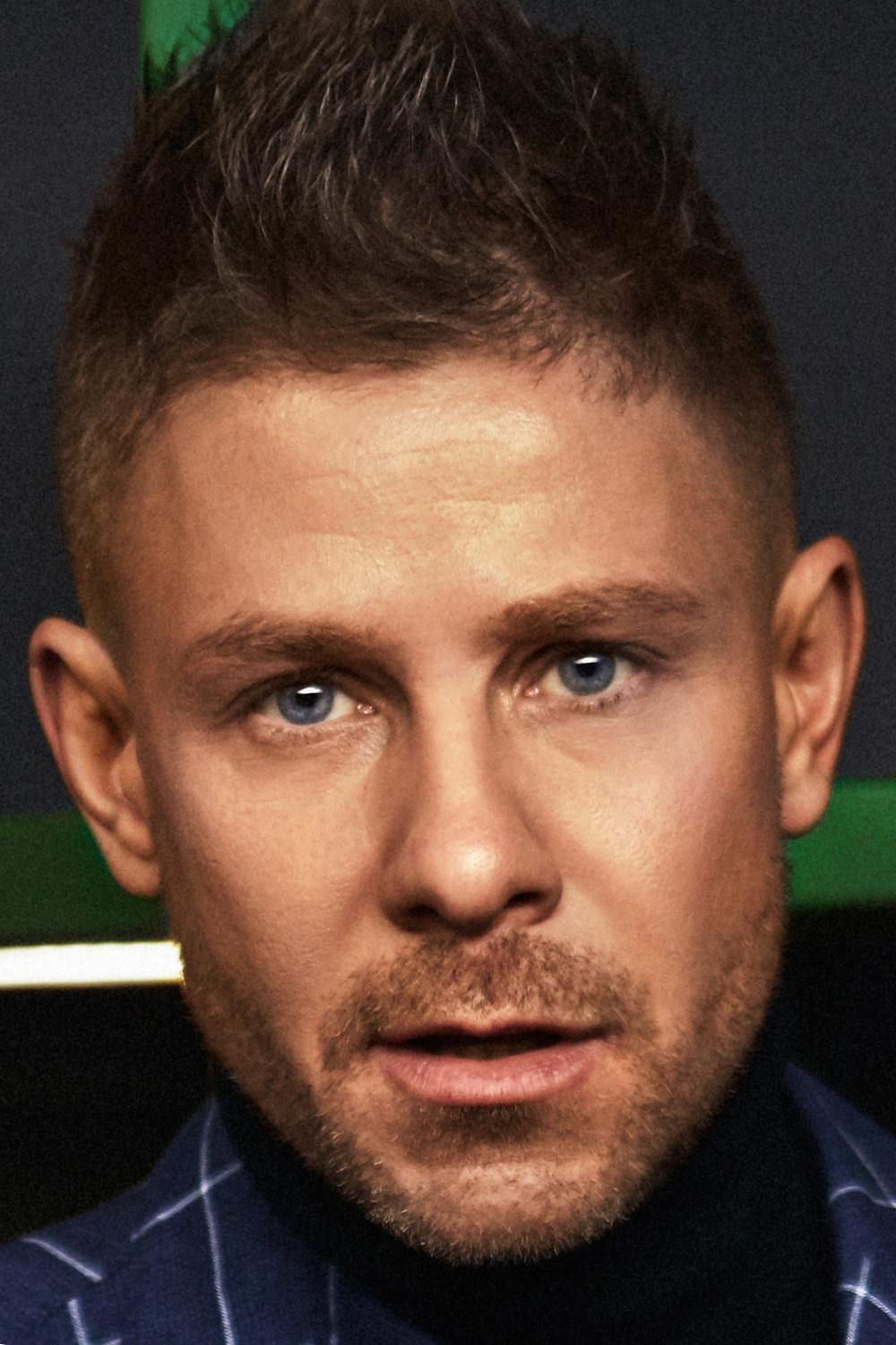 Dmitriy Fomin backdrop