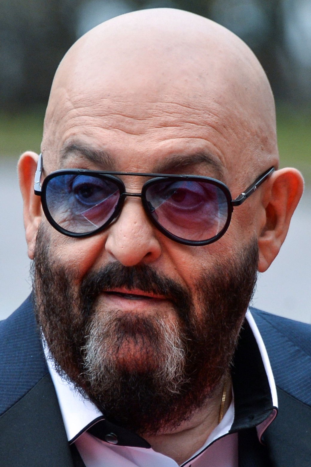 Mikhail Shufutinskiy backdrop