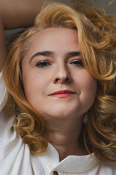 Ângela Ribeiro backdrop