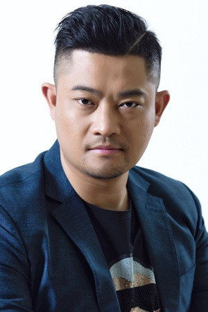 Zhigang Zhao backdrop