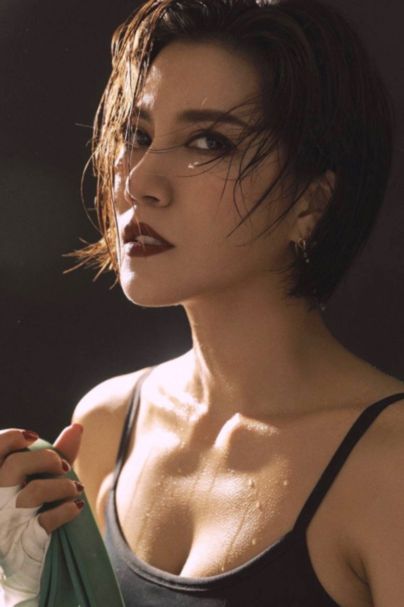 Zheng Peilin backdrop