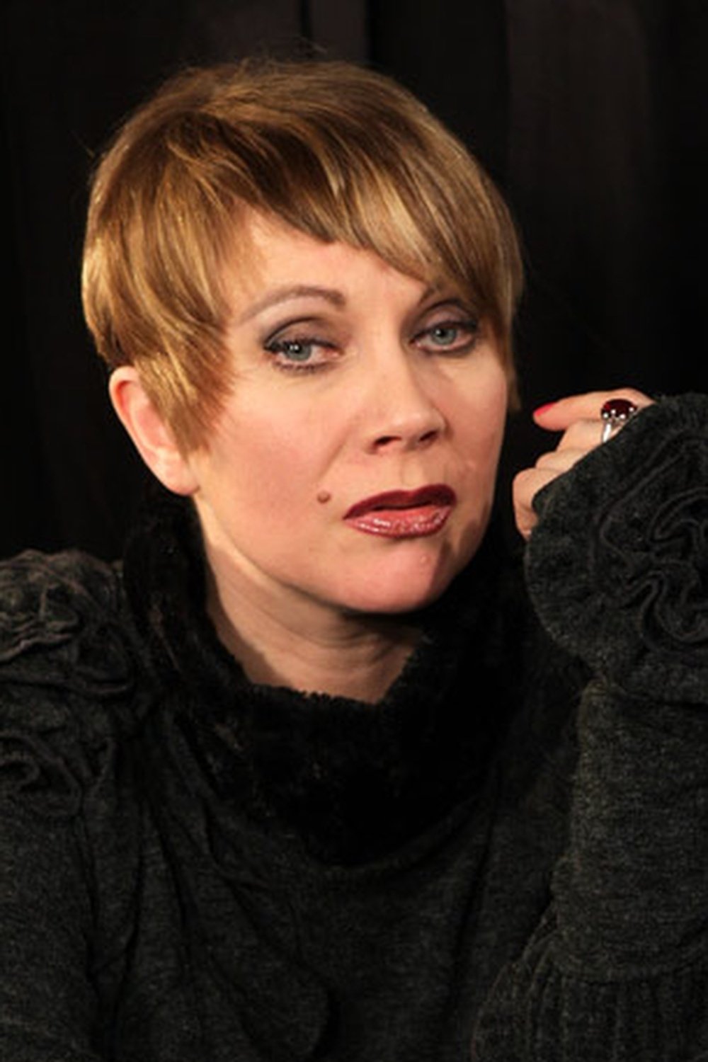 Alyona Galliardt backdrop