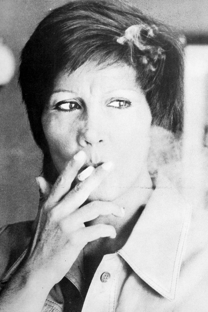 Susana Mara backdrop