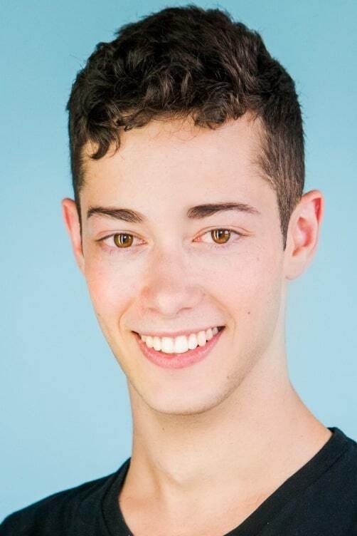 Yona Epstein-Roth backdrop