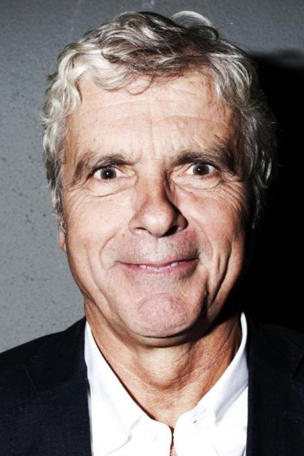 Claude Sérillon backdrop