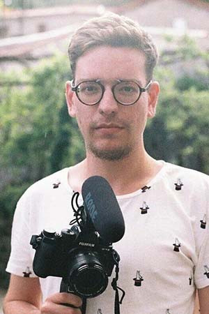 Lucas Tavares backdrop