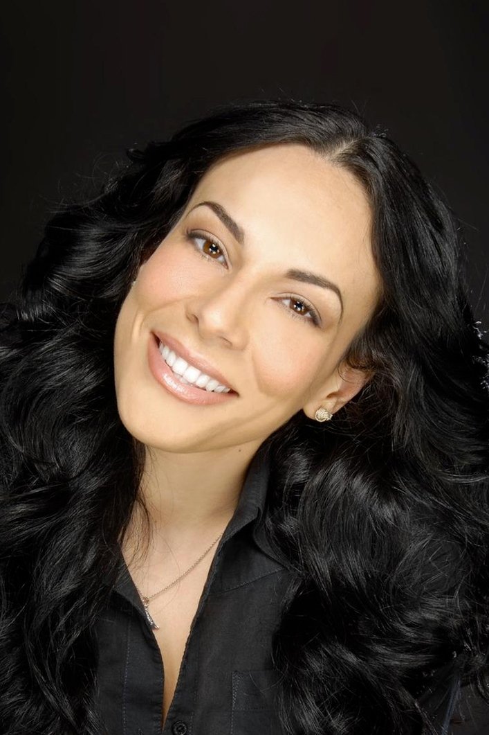 Amanda Diaz backdrop