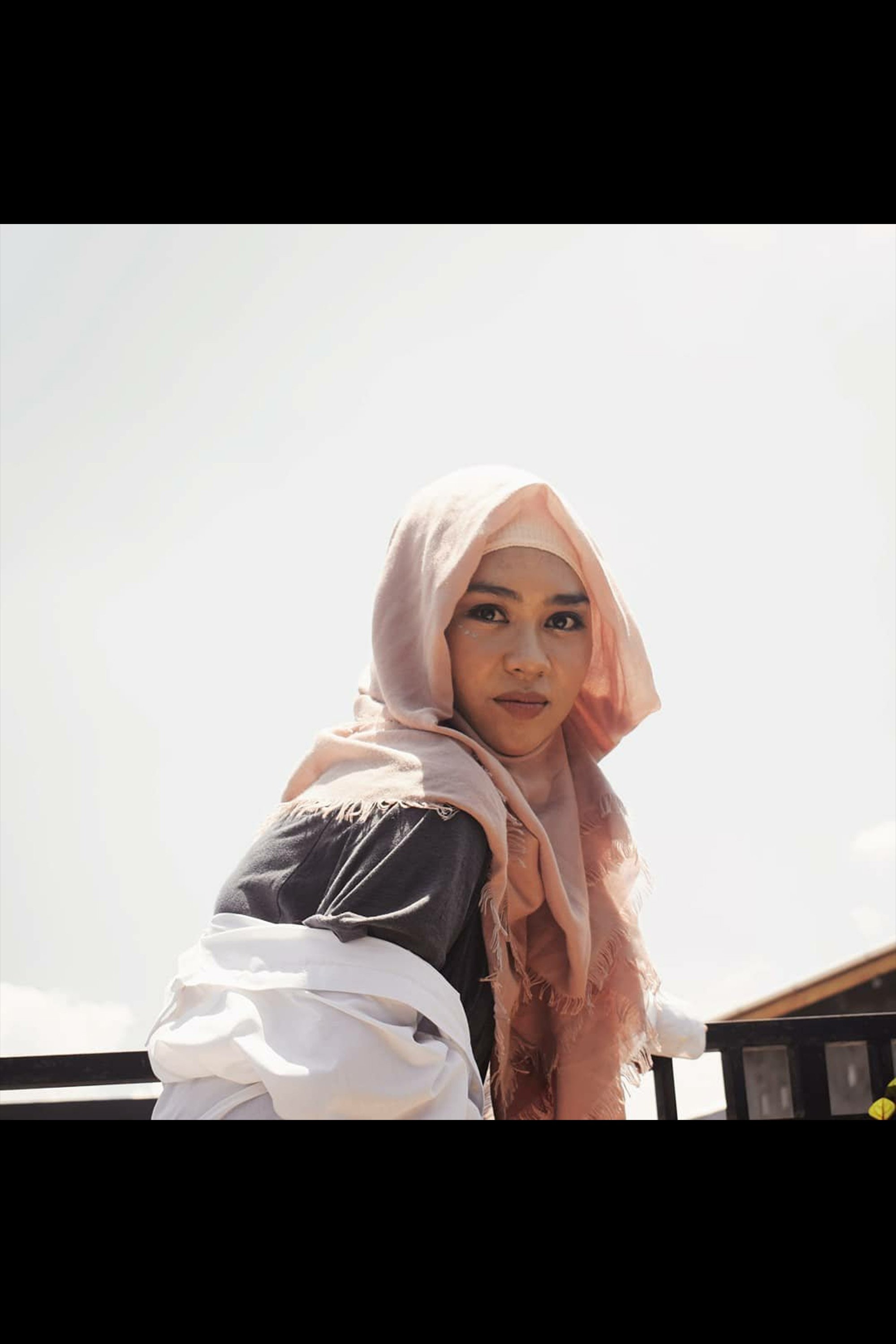 Hanifa Muslimah backdrop