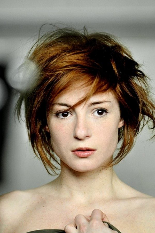 Valentina Bartolo backdrop