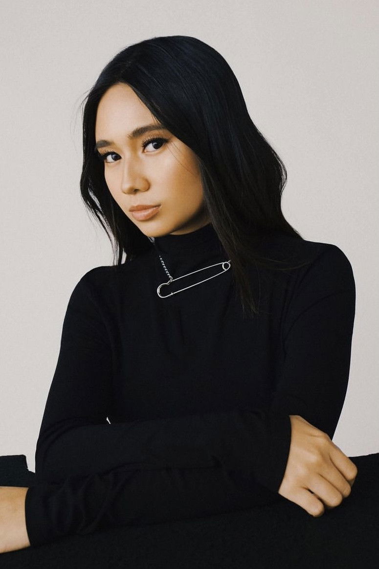 Nicole Zefanya backdrop