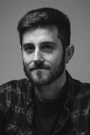 Alejandro Cuéllar backdrop