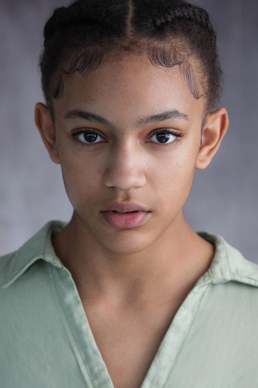 Diaana Babnicova backdrop