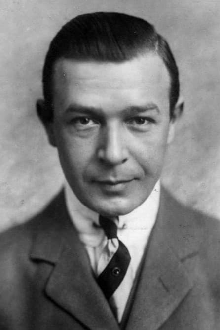 Georg Alexander backdrop