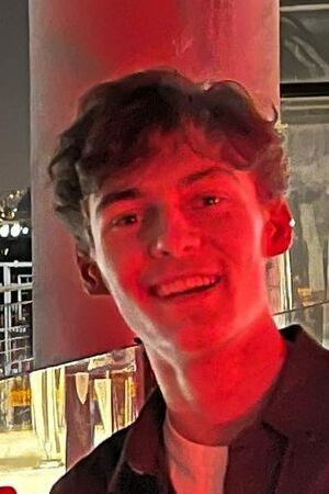 Arthur Hjelmsø backdrop