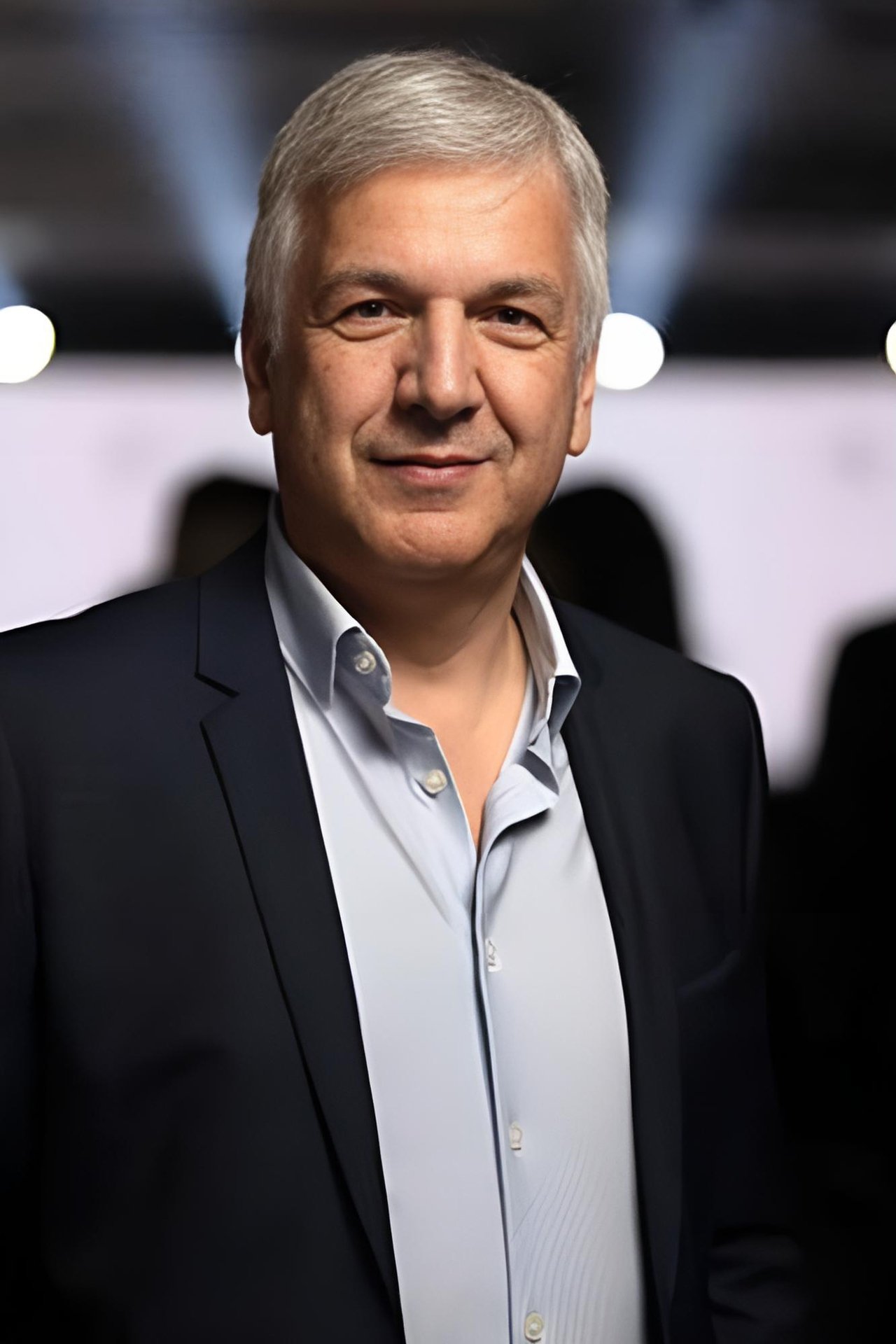 Djaffar Gacem backdrop