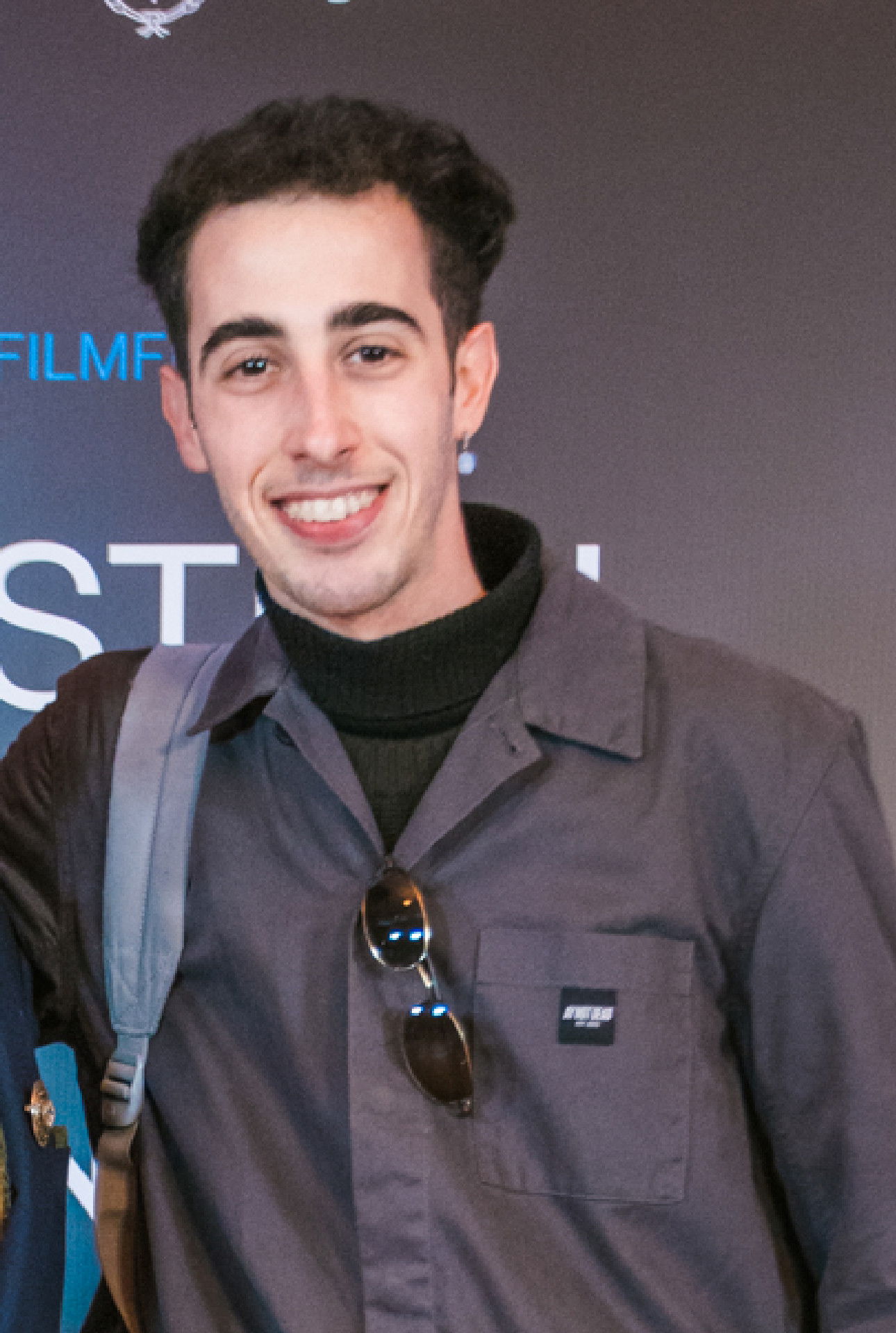 Julián Vladimir Schmidt backdrop