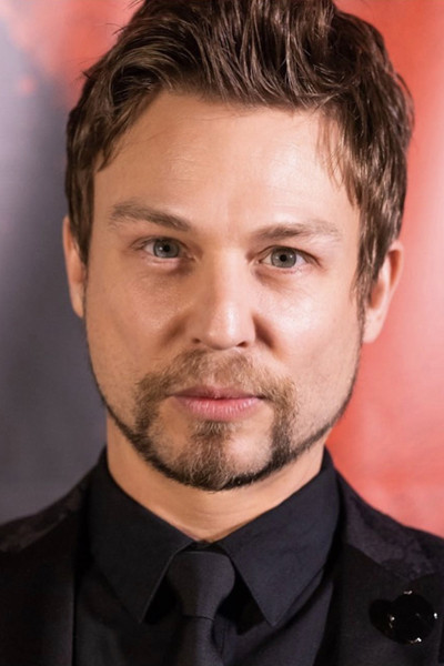 Michael Cervantes backdrop