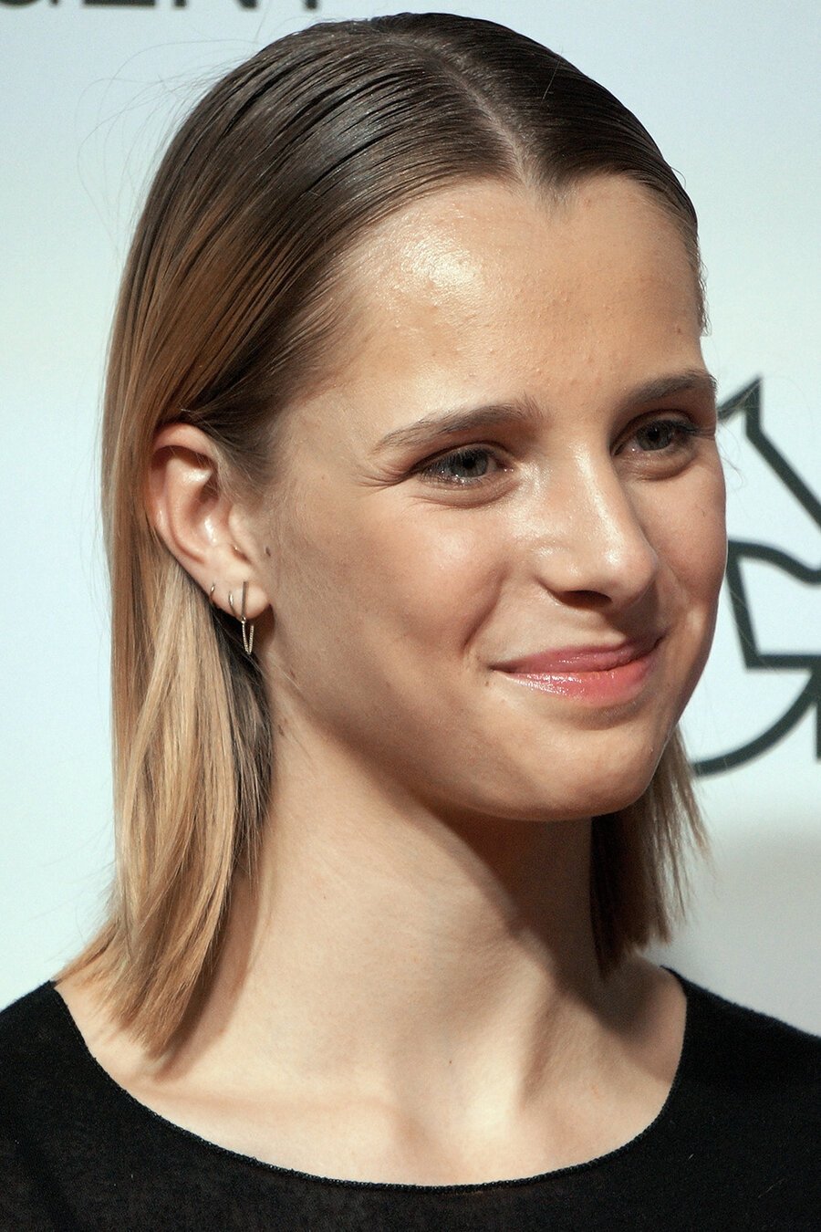 Louisa Peeters backdrop