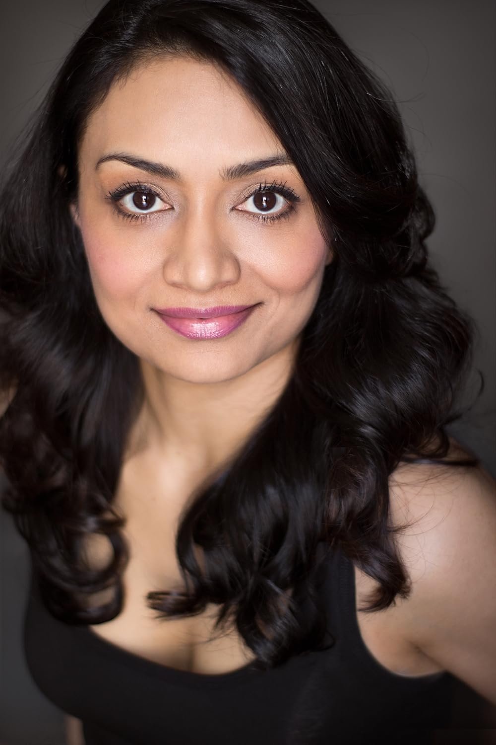 Dipa Anitia backdrop