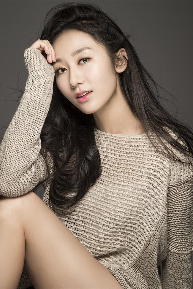 Jiang Fangting backdrop