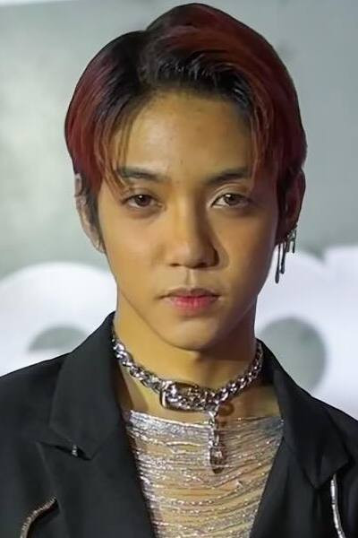 Kyo Quijano backdrop