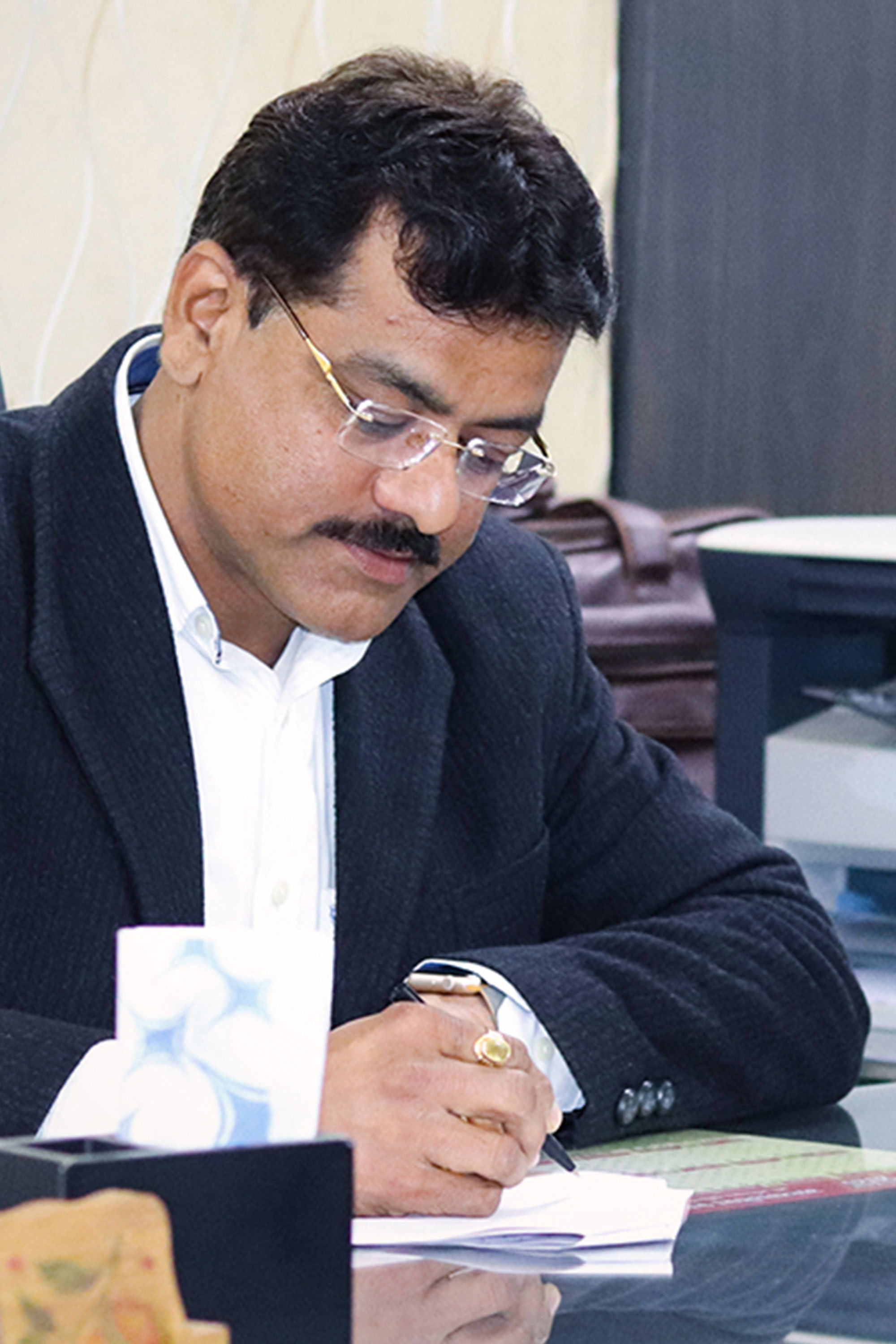 Jitendra Raghuwanshi backdrop