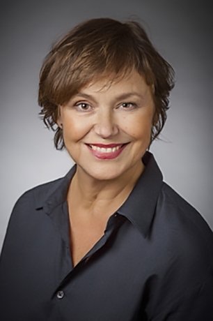 Ewa Carlsson backdrop