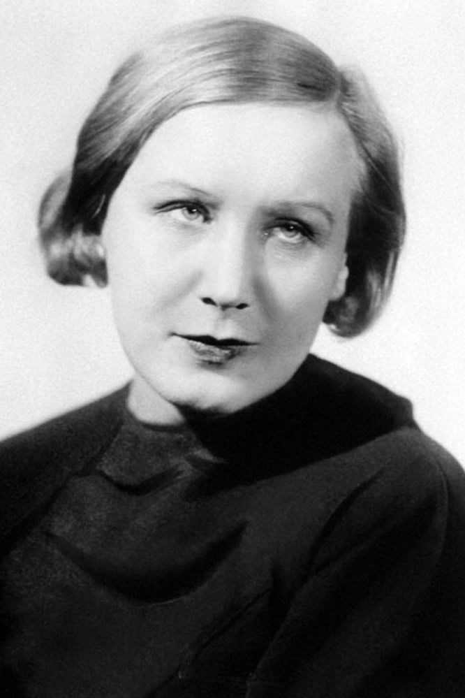 Dina Andreeva backdrop