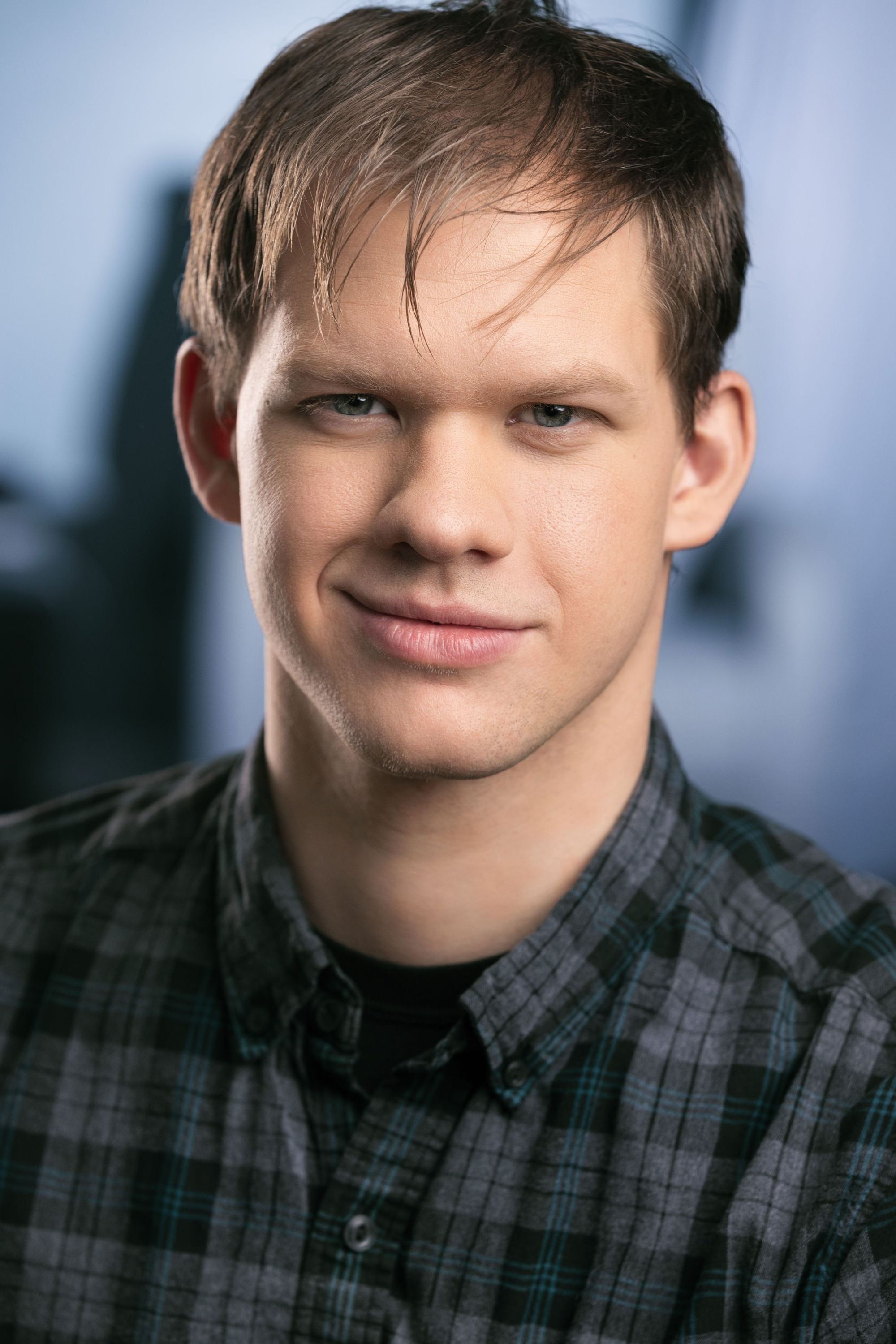 Diton Gabard backdrop