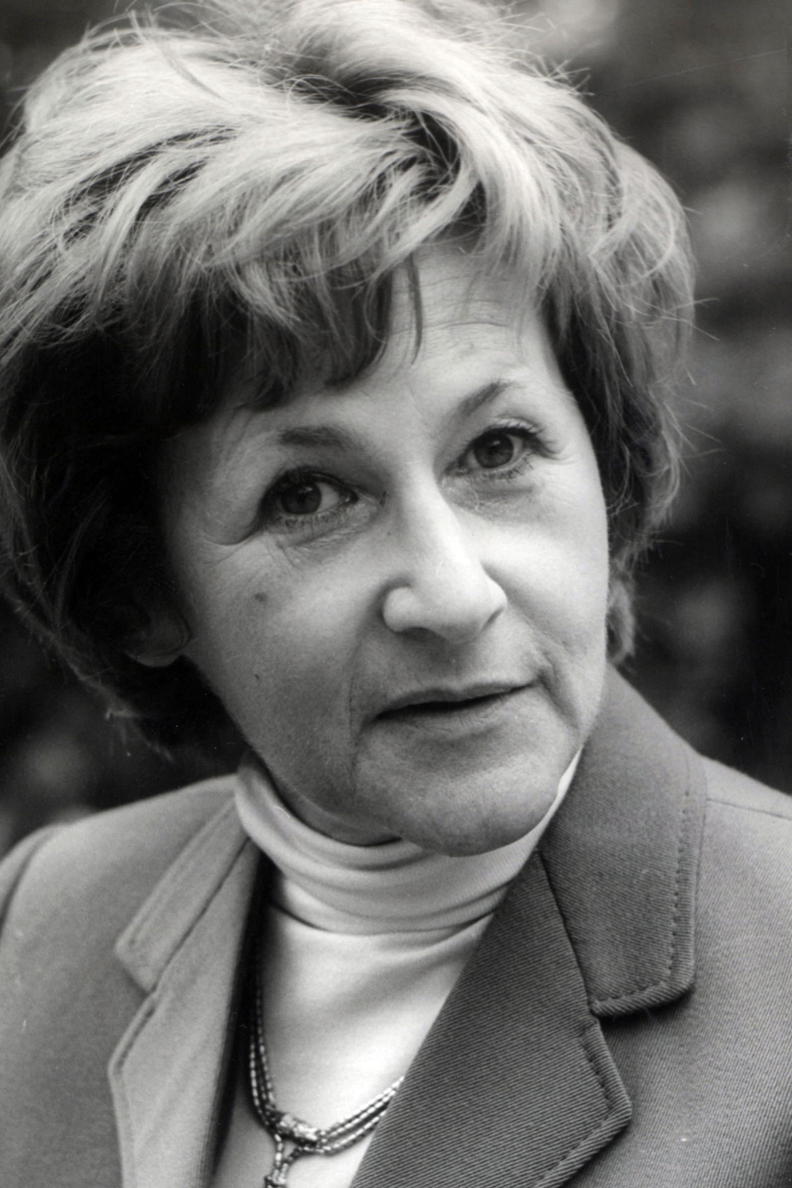 Dominique Desanti backdrop