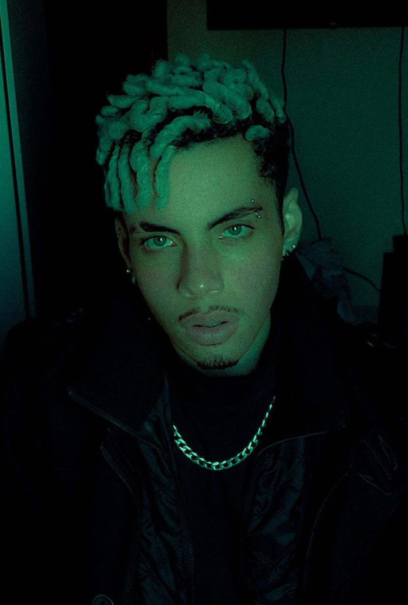 Guilherme Giusti backdrop