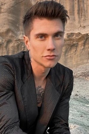 Benjamin Mascolo backdrop