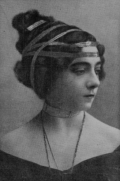 María Severini backdrop