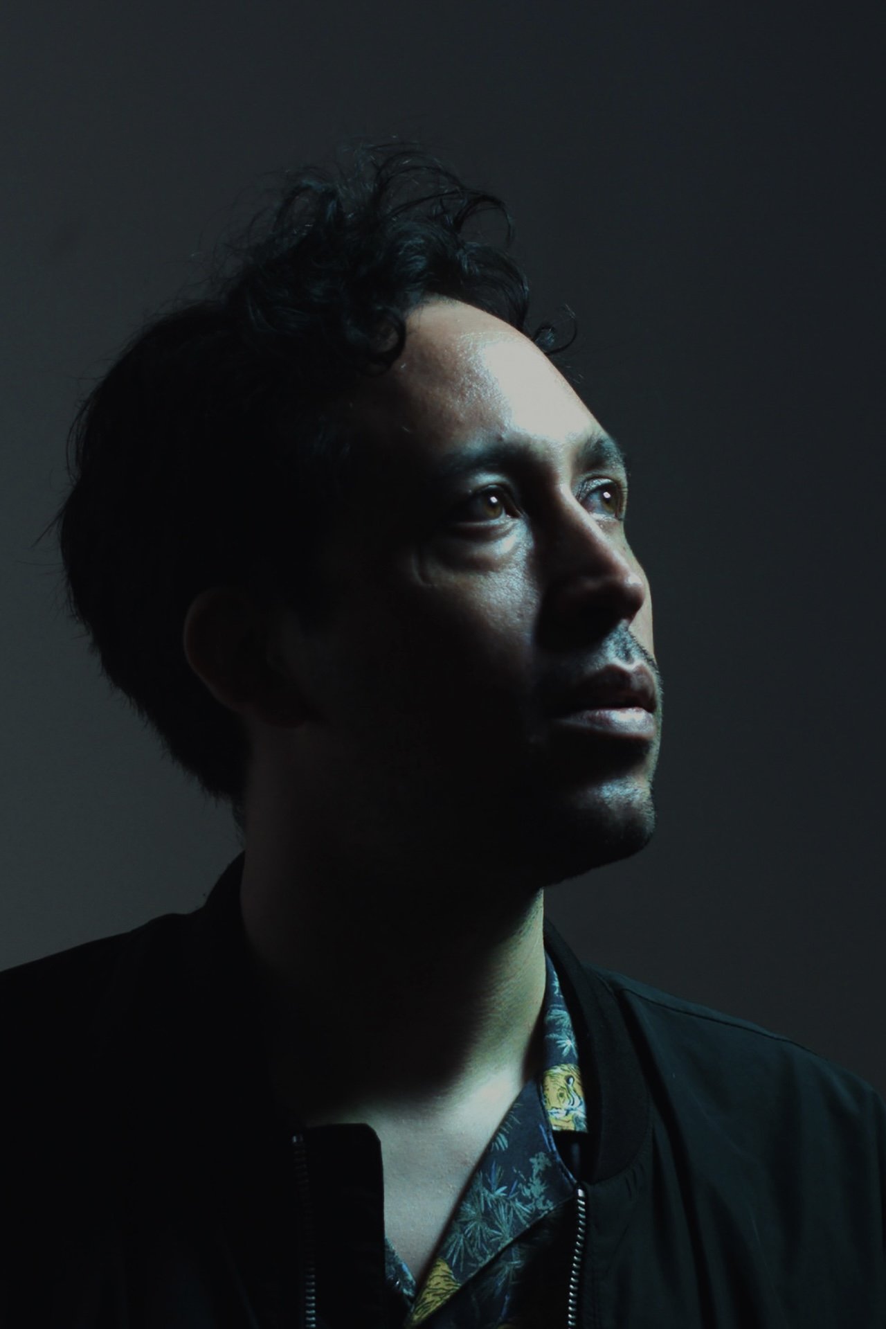 Arian Sánchez Covisa backdrop